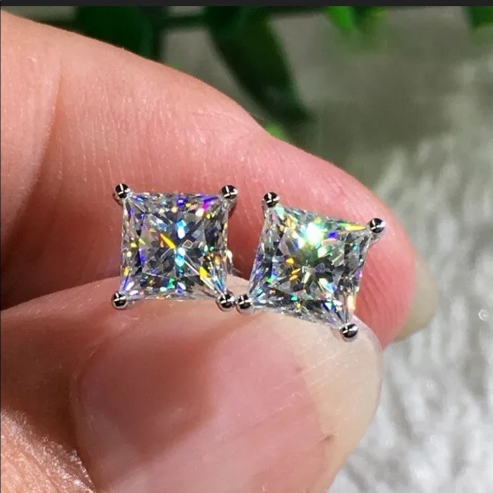 New 925 Women’s Beautiful Diamond Earrings - Picture 1 of 5